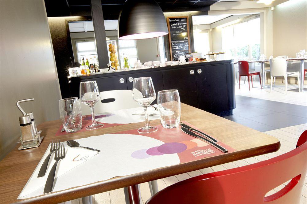 Campanile Tours Sud - Chambray-Les-Tours Hotel Bagian luar foto