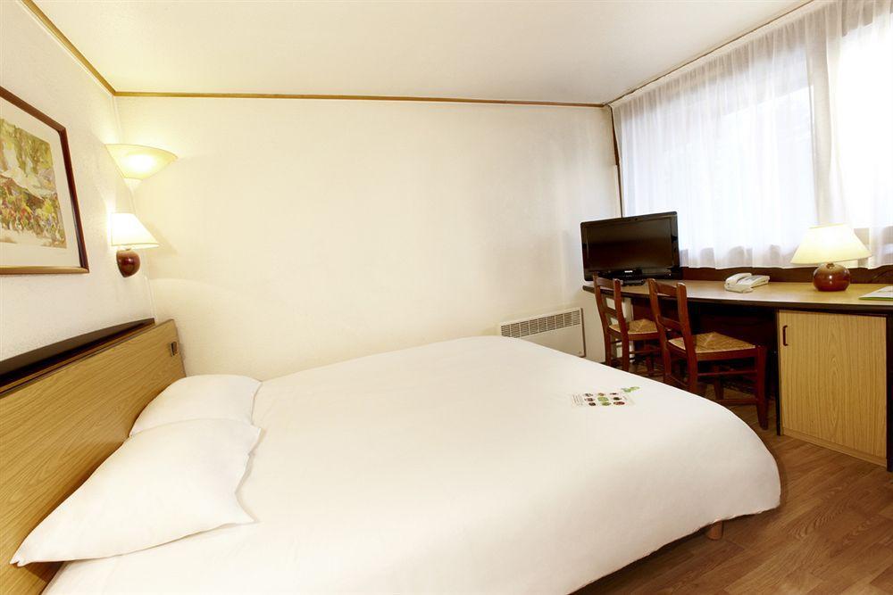 Campanile Tours Sud - Chambray-Les-Tours Hotel Bagian luar foto