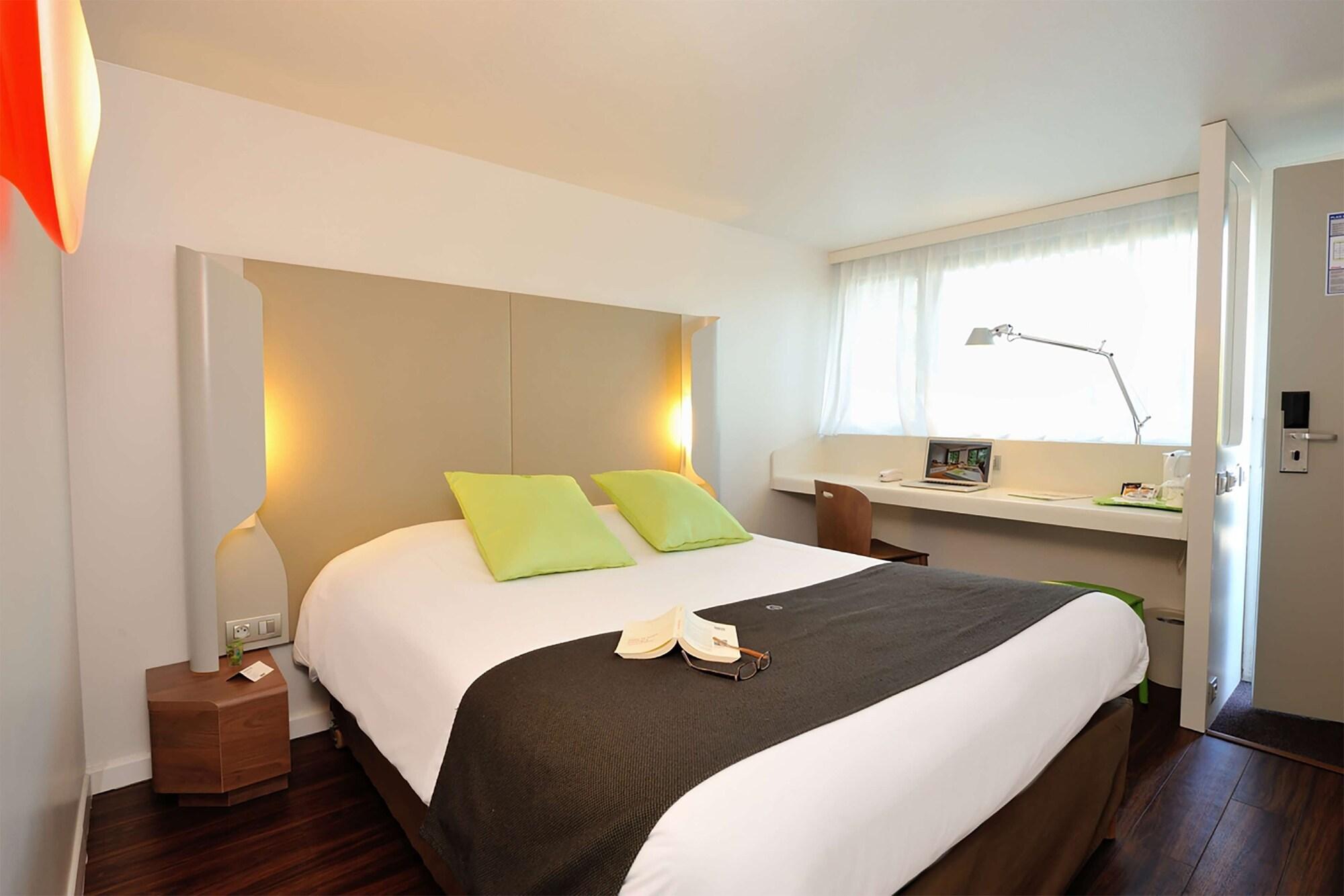 Campanile Tours Sud - Chambray-Les-Tours Hotel Bagian luar foto