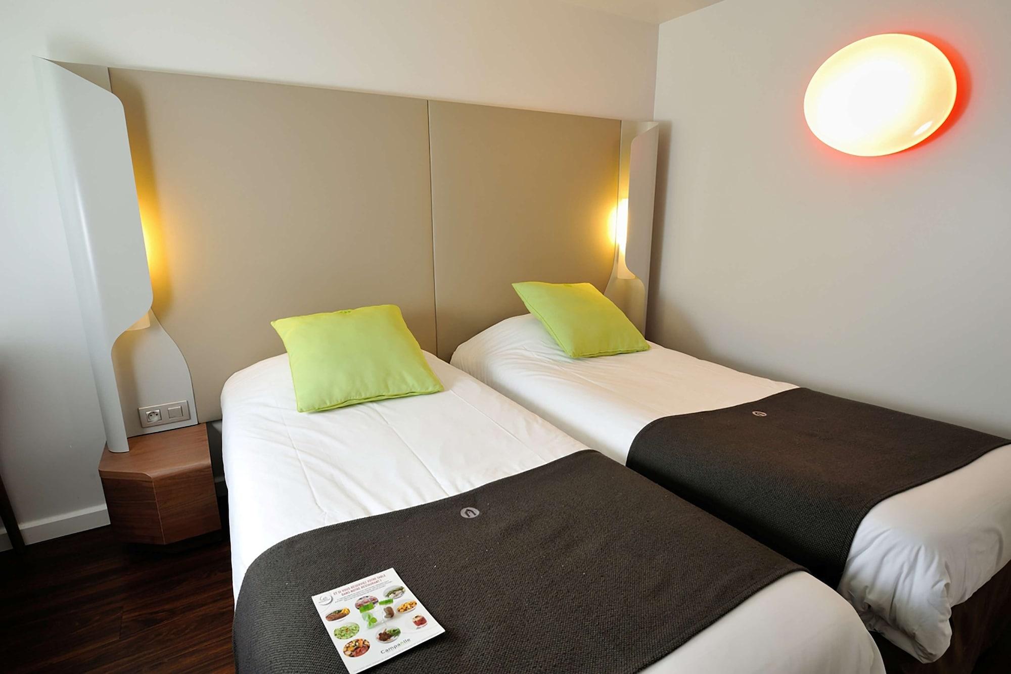 Campanile Tours Sud - Chambray-Les-Tours Hotel Bagian luar foto