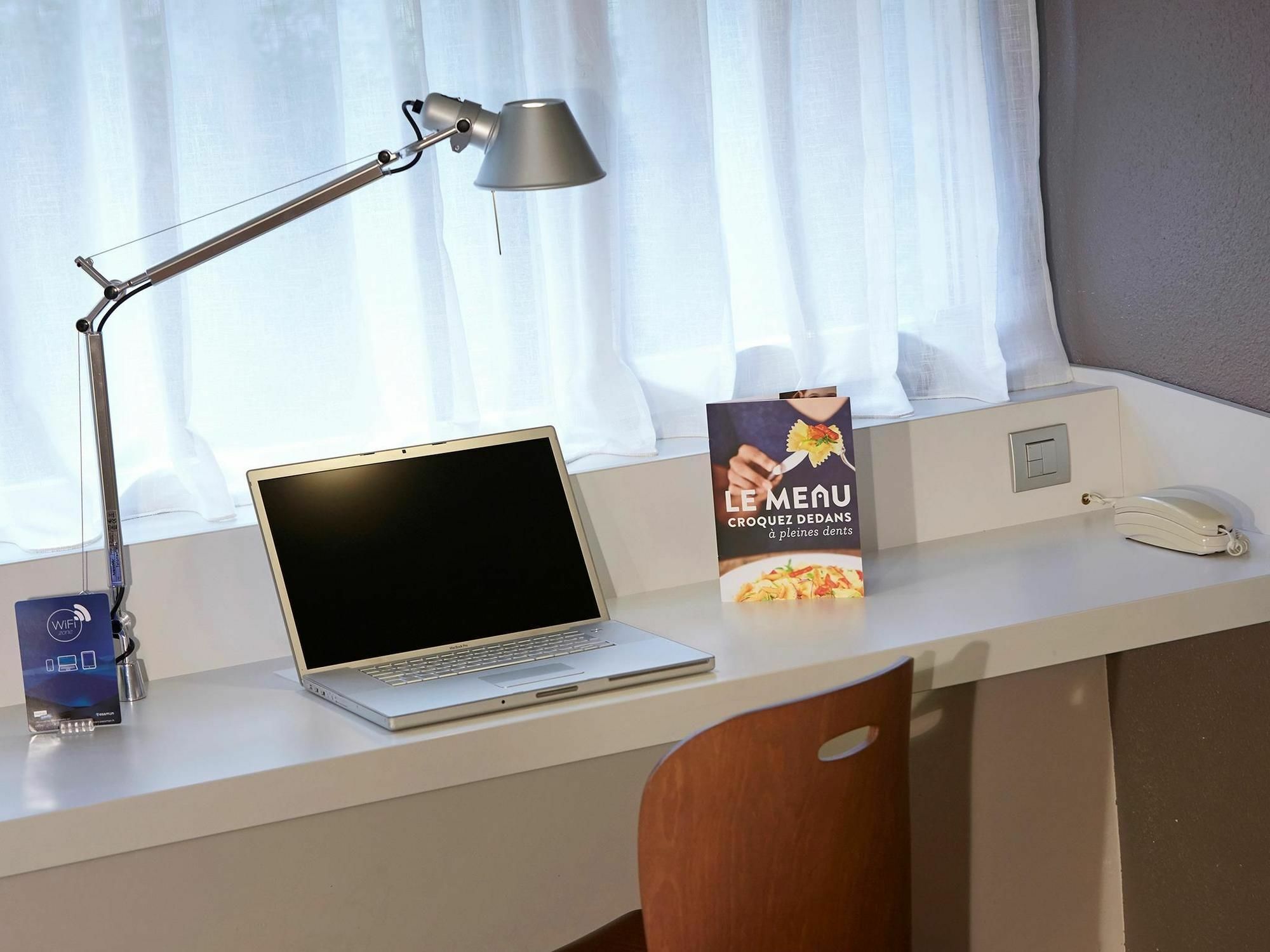 Campanile Tours Sud - Chambray-Les-Tours Hotel Bagian luar foto