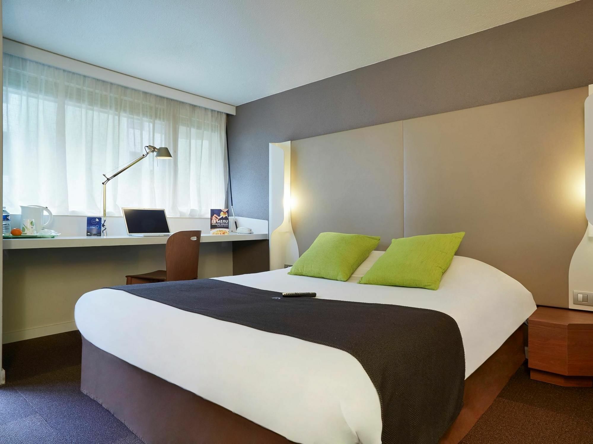 Campanile Tours Sud - Chambray-Les-Tours Hotel Bagian luar foto