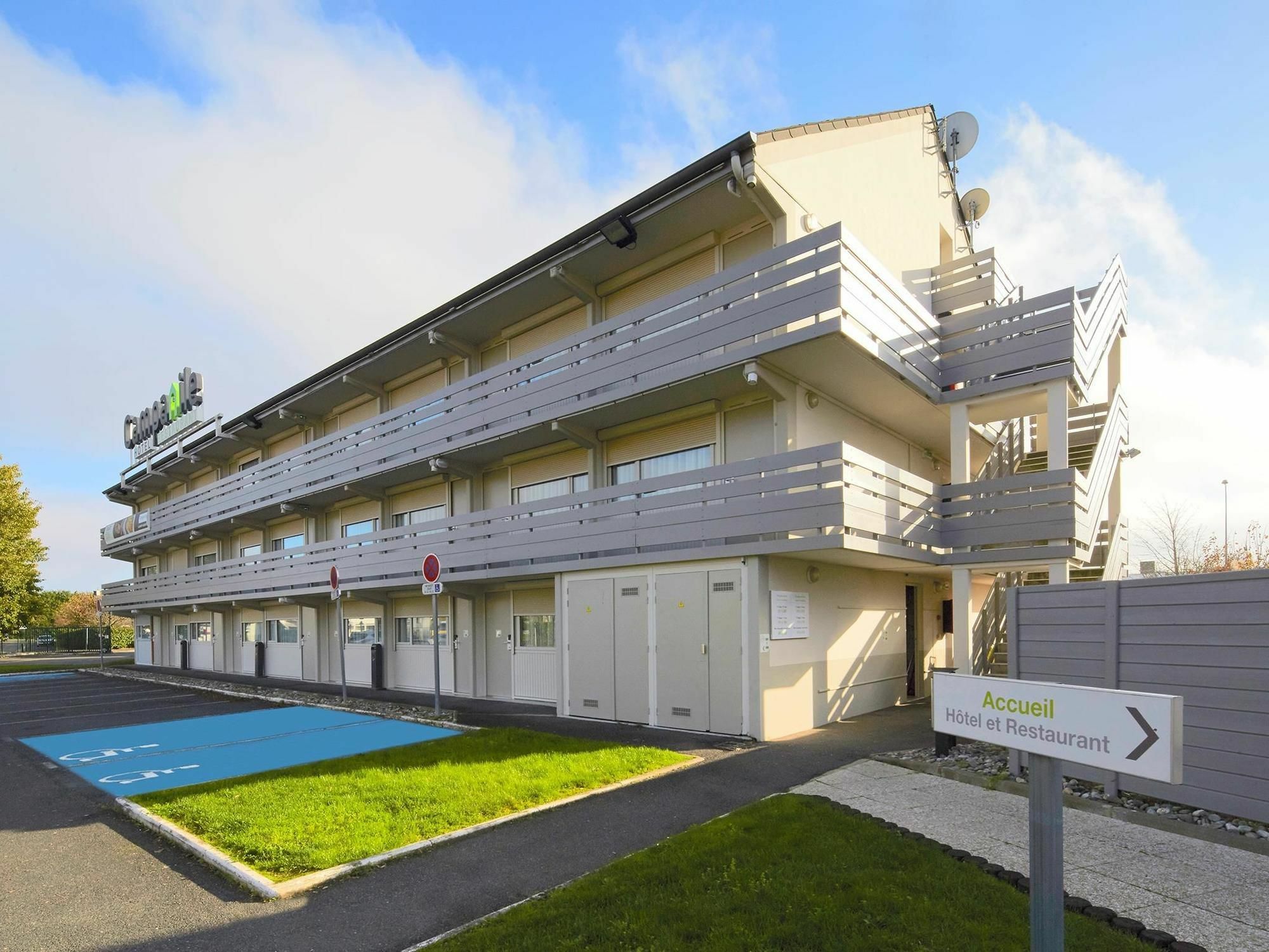 Campanile Tours Sud - Chambray-Les-Tours Hotel Bagian luar foto