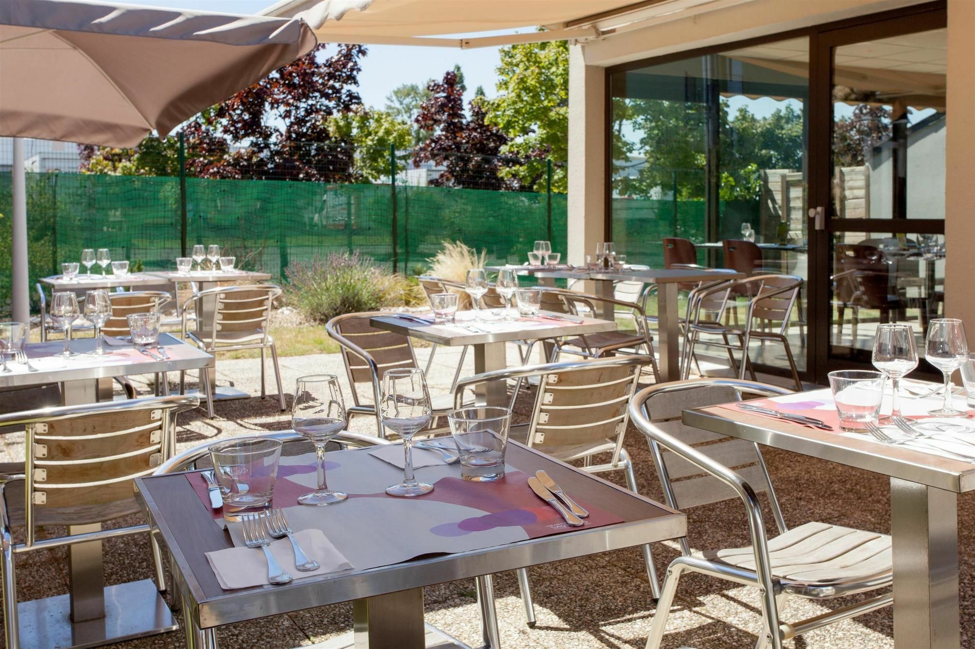 Campanile Tours Sud - Chambray-Les-Tours Hotel Bagian luar foto